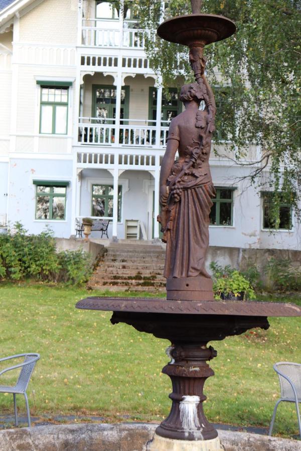 Skogsbrynet B&B, Bredsjoe Nya Herrgard Hällefors Buitenkant foto